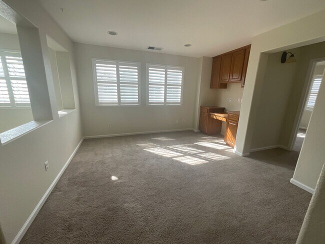 Foto del edificio - 6642 Panther Creek