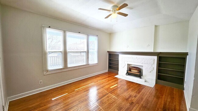 Building Photo - 1 Bed/1 Bath Near the Plaza District