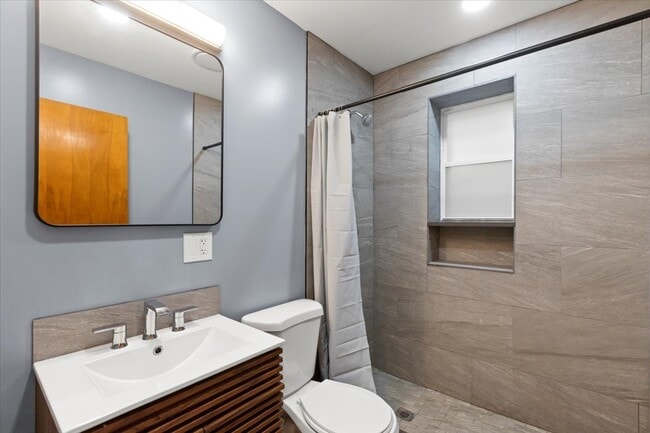 Foto del edificio - 2131 W 53rd Pl