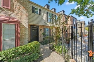 Building Photo - 3660 Lake St