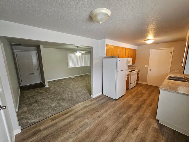 Building Photo - 2402 W Lemhi St