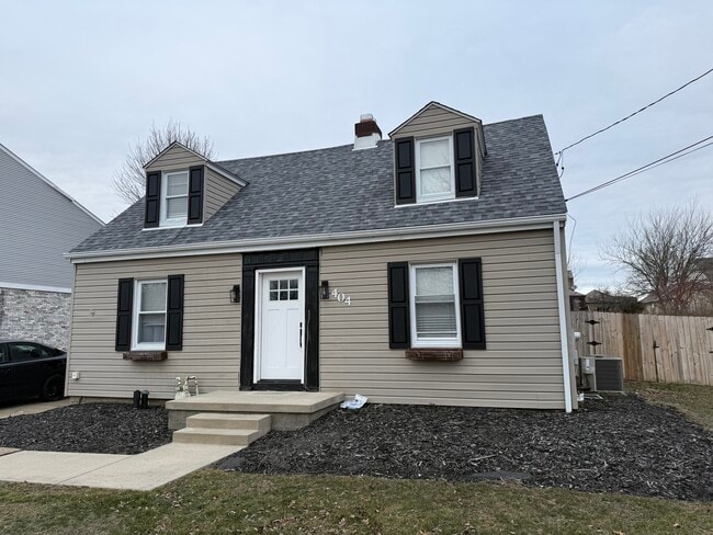 Building Photo - 404 Baker Dr