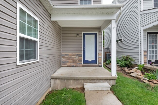 Foto del edificio - Modern 3-Bed Townhome on Quiet Cul-de-Sac ...
