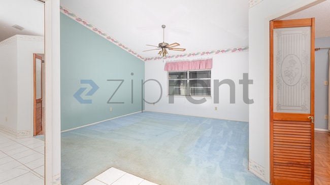 Building Photo - Unit