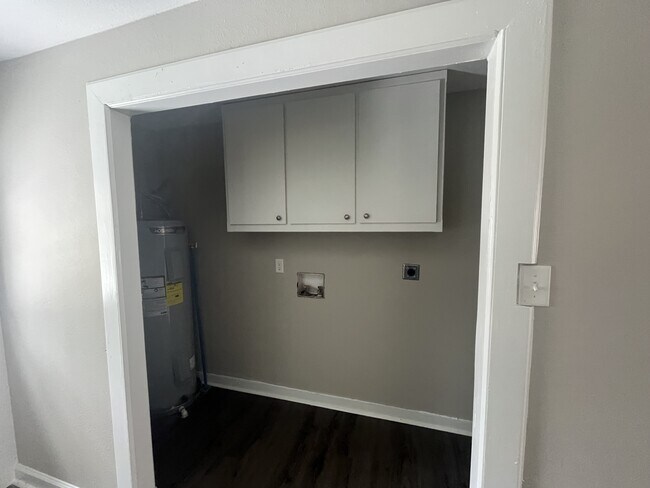 Foto del edificio - 412 E 5th St