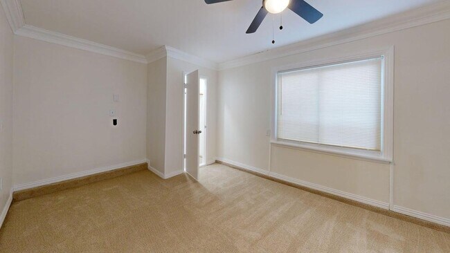 Foto del edificio - 1021 Crosby Ave