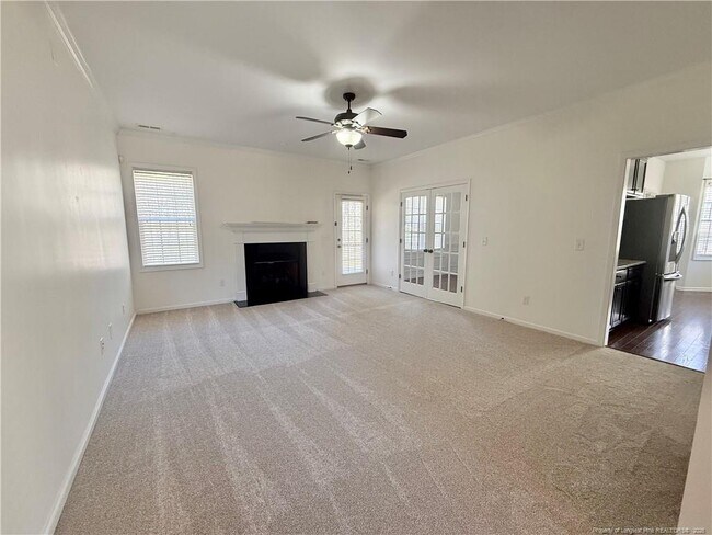 Foto del edificio - 352 Old Field Loop