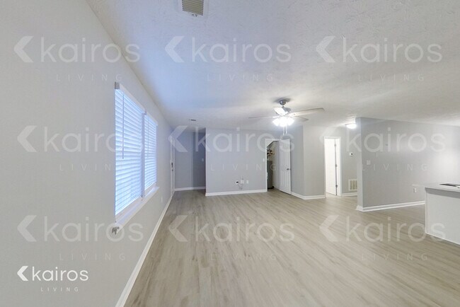 Building Photo - 217 Fawn Dr