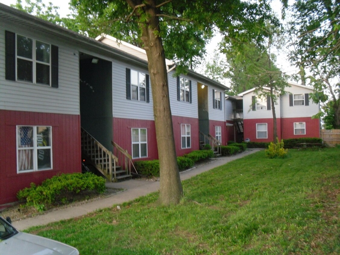 613 S Washington St, Carbondale, IL 62901 Apartments Carbondale, IL