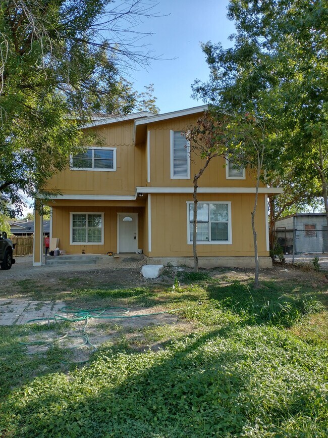 Foto del edificio - 614 Barberry St