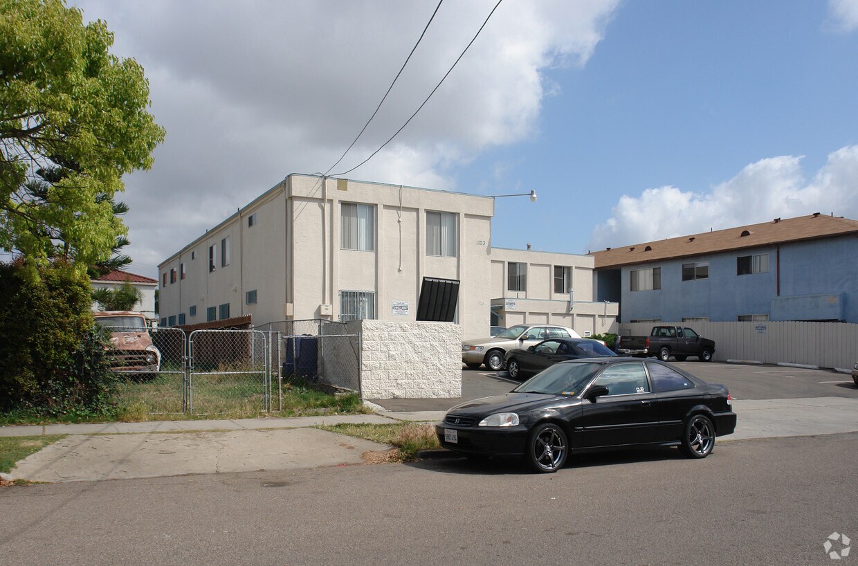 Foto del edificio - 1123 E 7th St