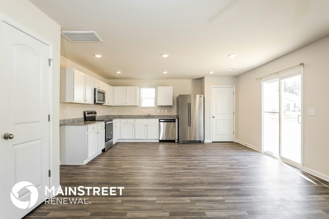 Building Photo - 427 Winsley Dr