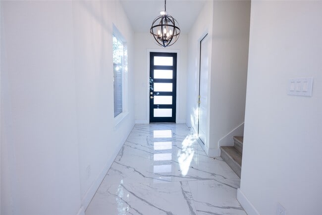 Foto del edificio - 5906 St Augustine St