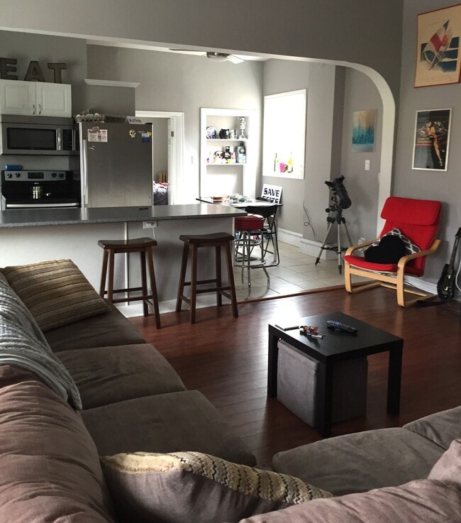 Building Photo - 216 Front St N