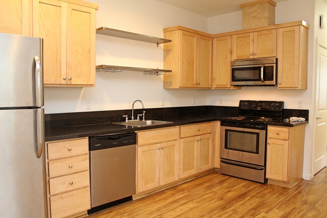 Foto del edificio - 1555 N Willis Blvd