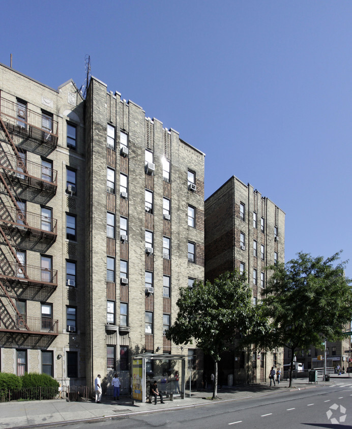 Foto principal - 2939 Grand Concourse