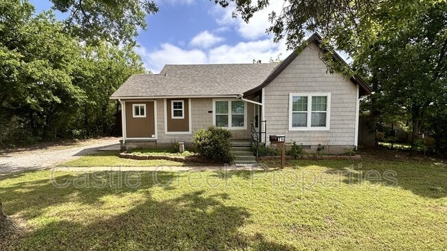 Photo - 714 W Hurd St House