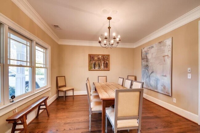 Foto del edificio - 2105 Brookview Dr NW