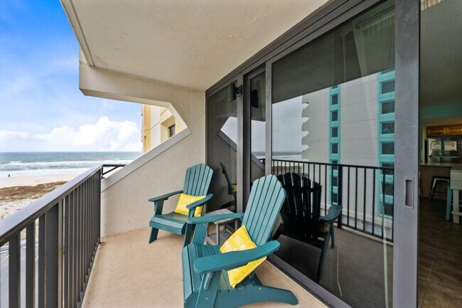 Building Photo - 407 W Beach Blvd