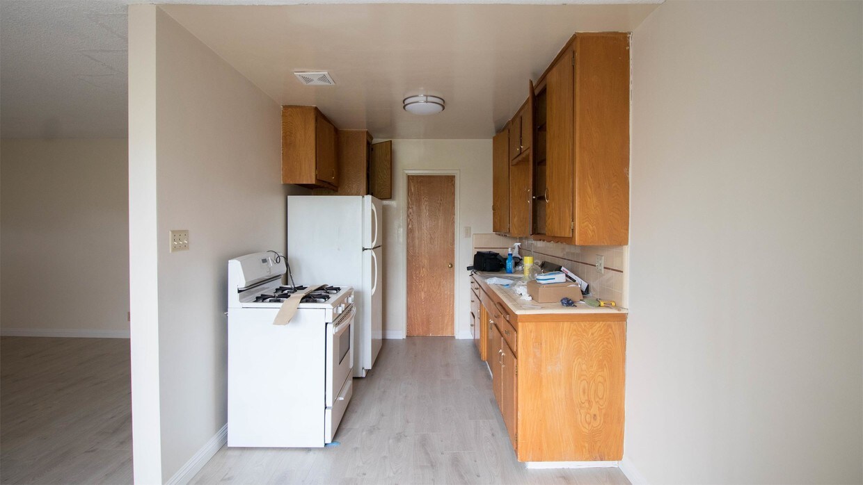 Foto principal - 3204 East 2nd Street - 8