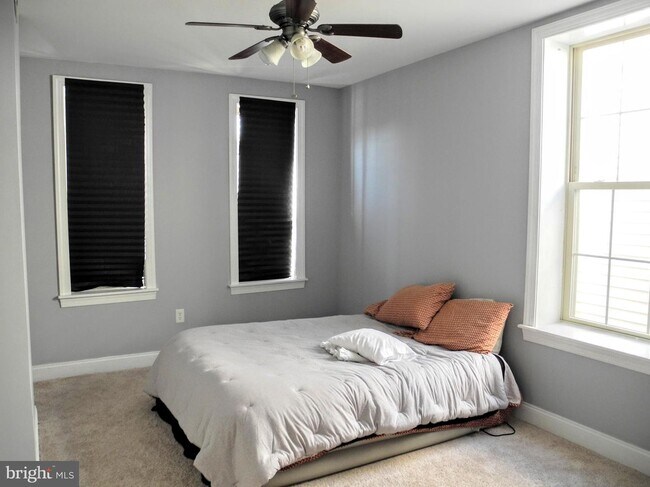 Foto del edificio - 535 E Thompson St