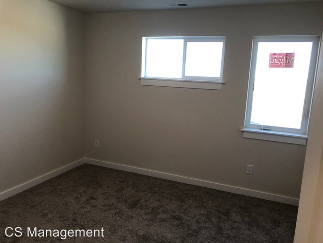Building Photo - 1306 Westwood Cir