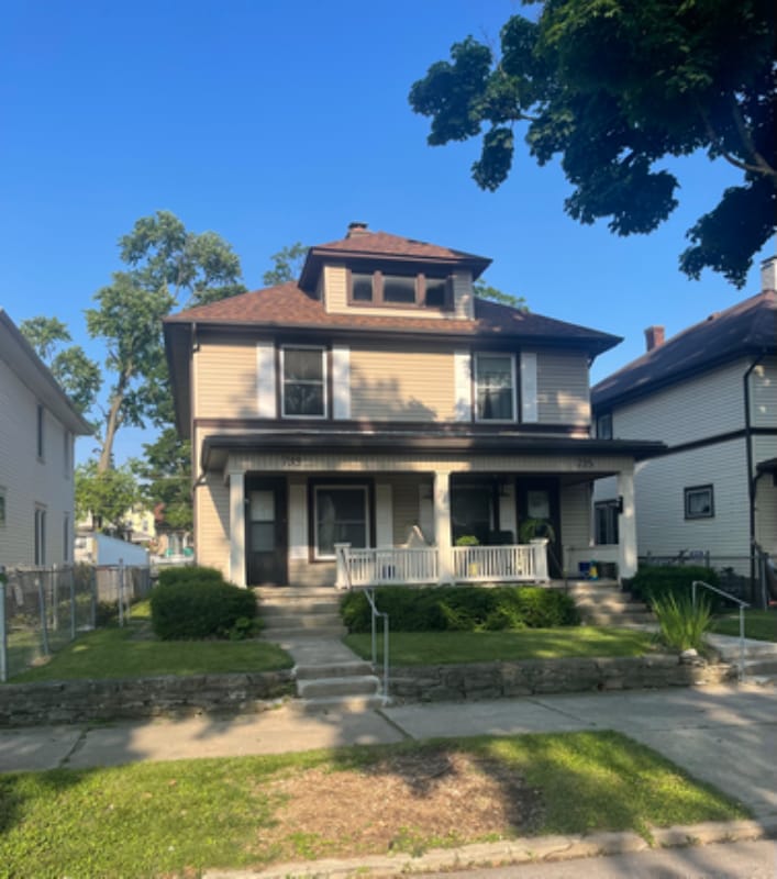 Primary Photo - 733 S 7th St