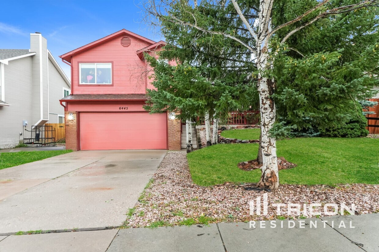 Foto principal - 6445 Fall River Dr