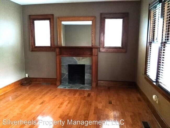 Foto del edificio - 3 br, 1.5 bath House - 814 Fourth Street