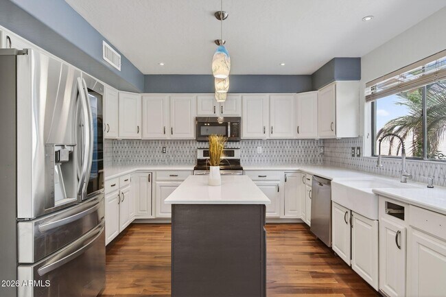 Building Photo - 3241 S Horizon Pl