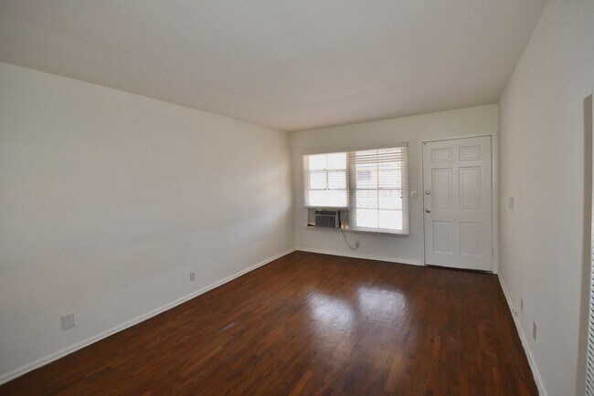 Foto del edificio - 4658 Colfax Ave
