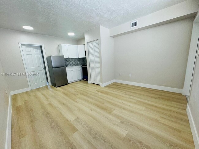 Building Photo - 2940 W Flagler St