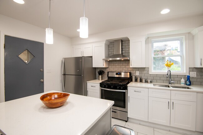 Foto del edificio - 5157 Sheriff Rd NE