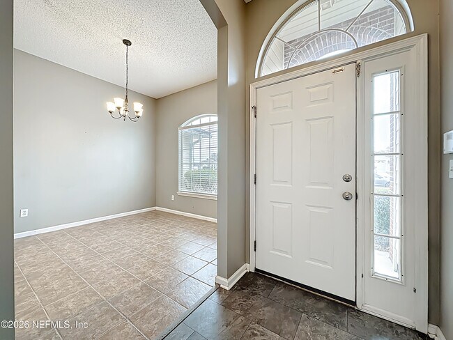 Foto del edificio - 3020 Golden Pond Blvd