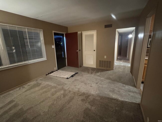 Foto del edificio - 709 Thornberry Dr