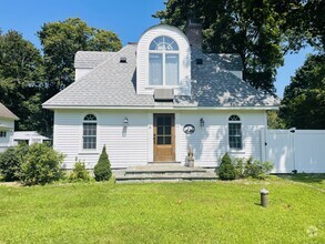 Building Photo - 11 Griswold Ave