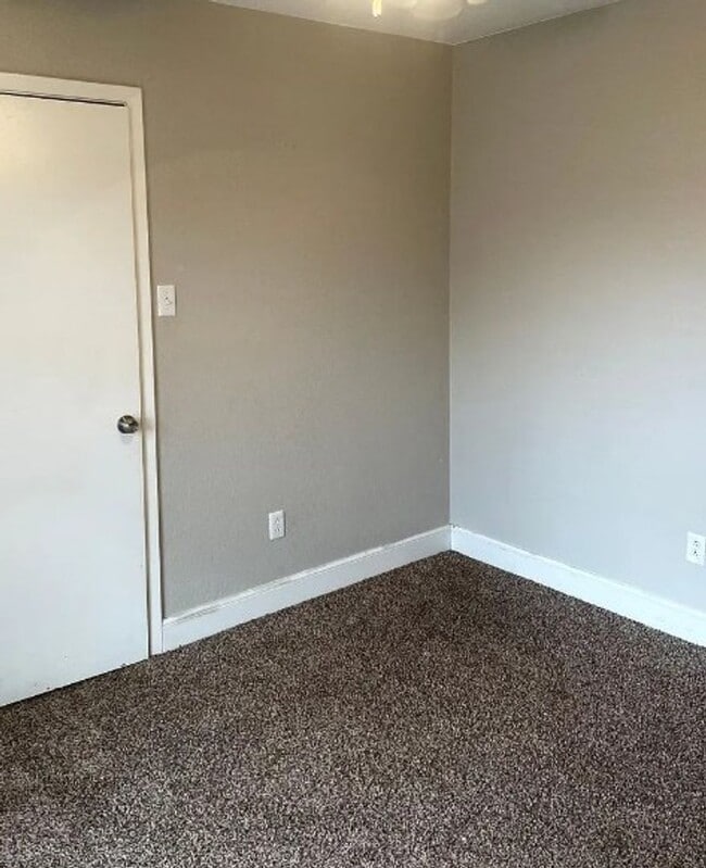 Building Photo - FOR LEASE - 3/2/2 North West Lubbock