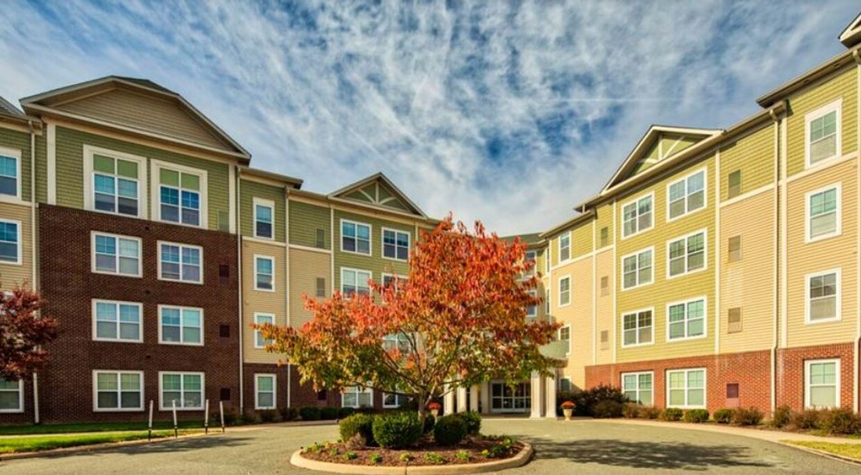 The Grand Richmond at Brook Run - Apartments in Richmond, VA ...