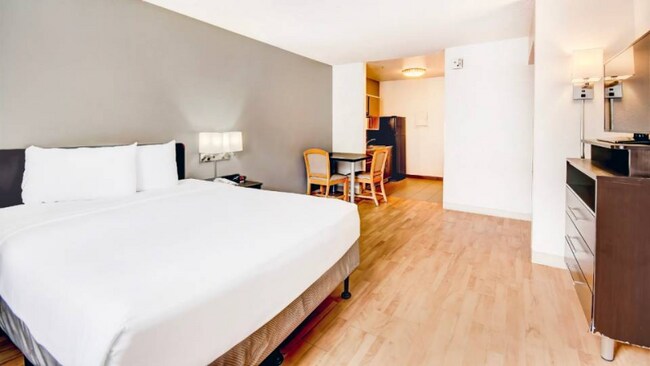 Foto del edificio - 4909 S Wendler Dr