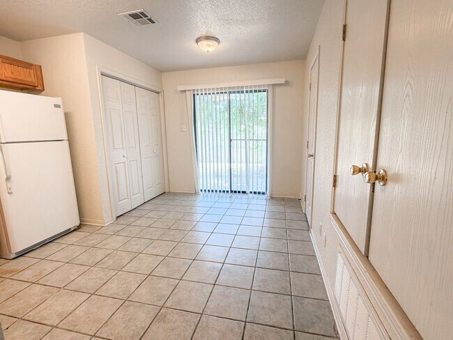 Foto del edificio - 5202 Daybreak Cir