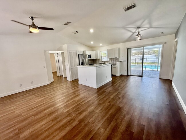 Building Photo - 1757 SW Gemini Ln