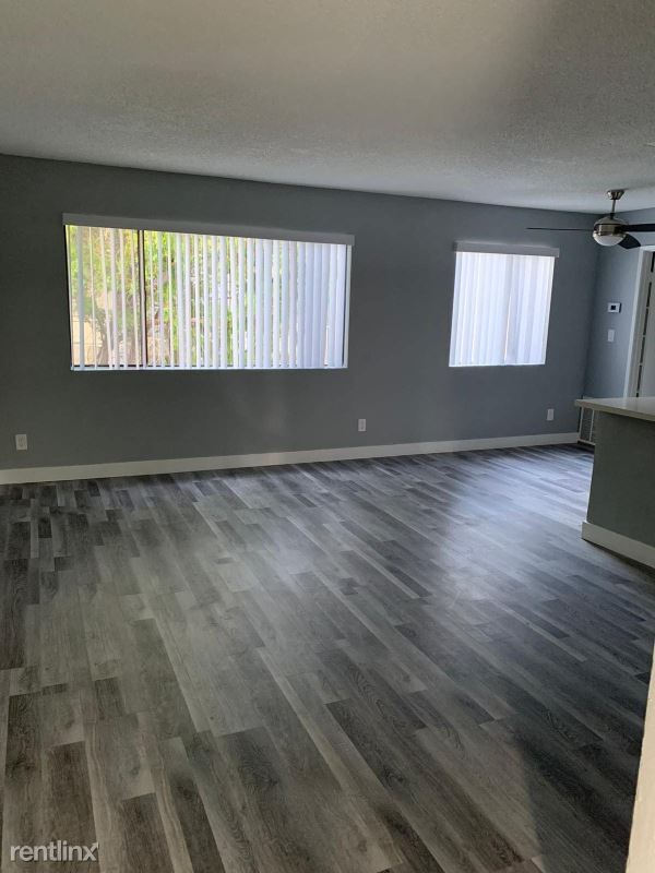 Foto del edificio - 1 br, 1 bath Apartment - 7240 Jordan Ave.