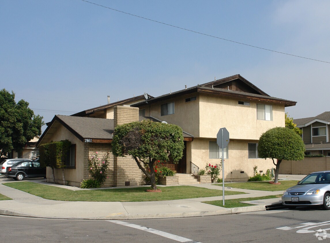 Primary Photo - 14152 Pacific Ave