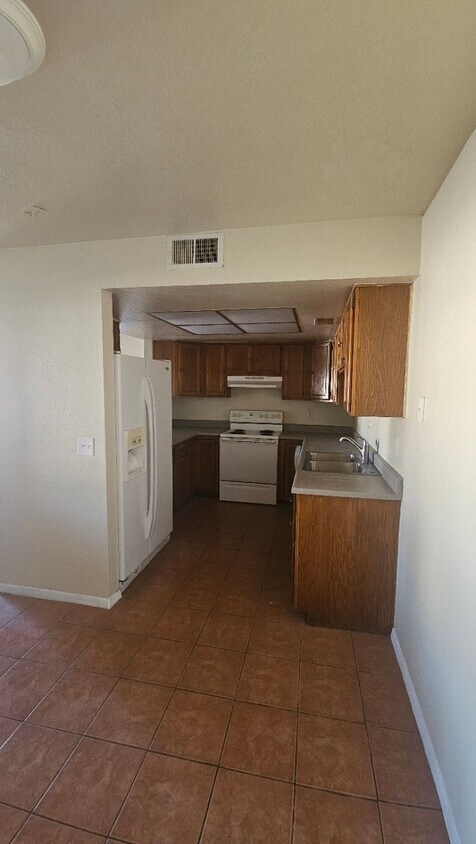 Foto del edificio - 3749 Carlyle Dr