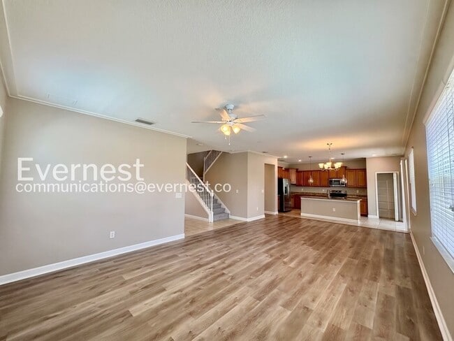 Foto del edificio - 11211 Flora Springs Dr