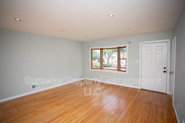 Building Photo - 22 Tinker Dr