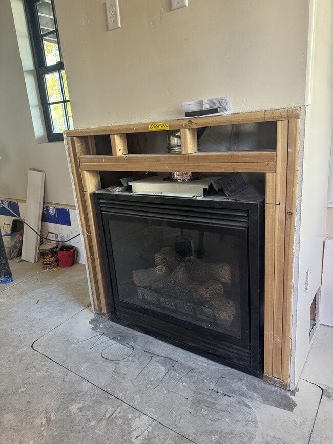 Foto del edificio - 4621 Locust Ln E