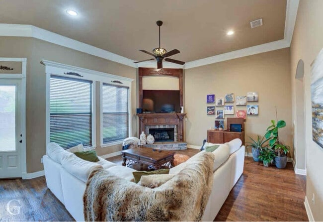 Building Photo - 5105 Tensas Dr