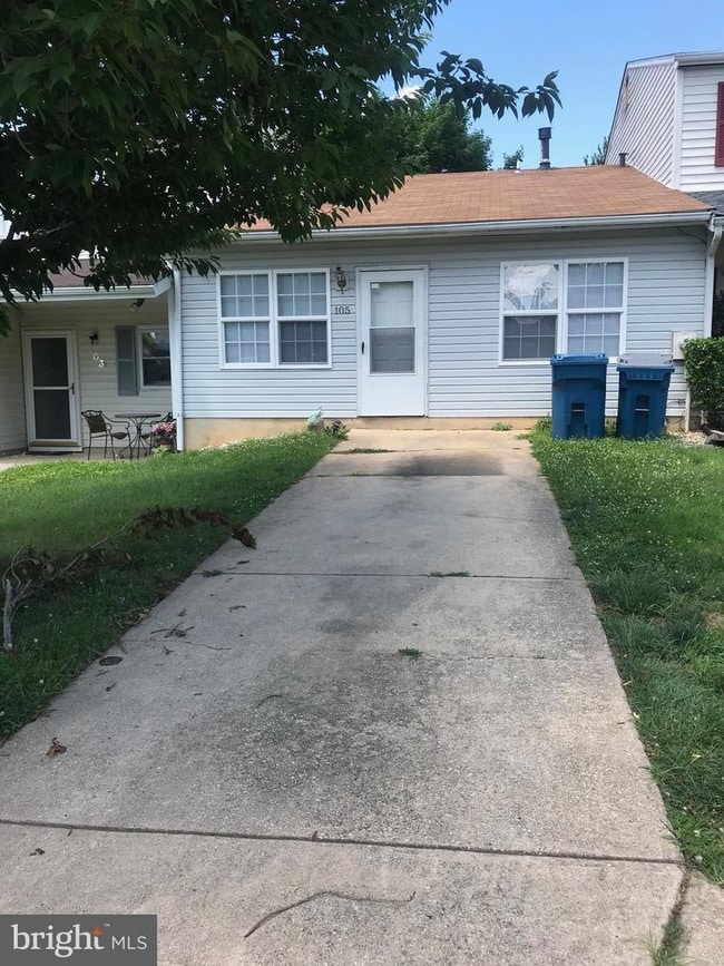 Building Photo - 105 E Beaver Ct