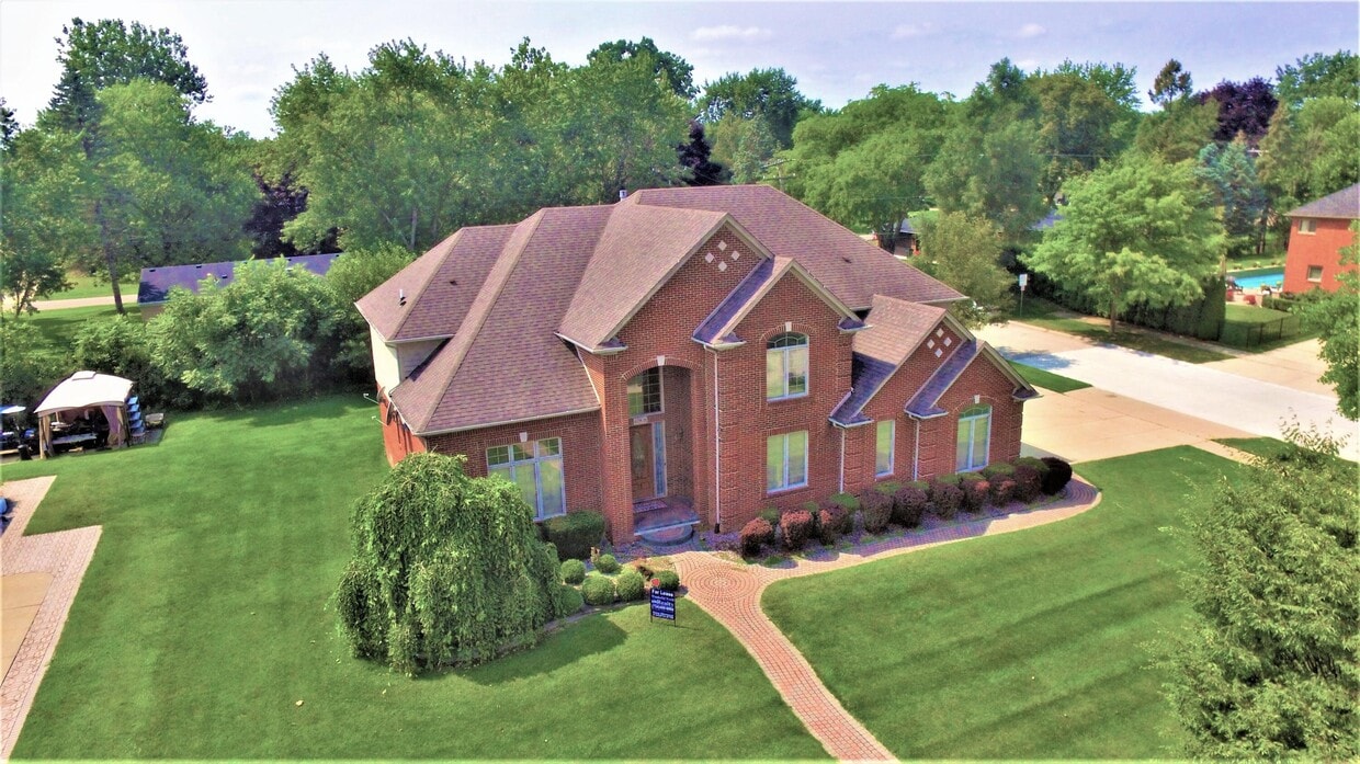 Primary Photo - 6901 Dakota Dr